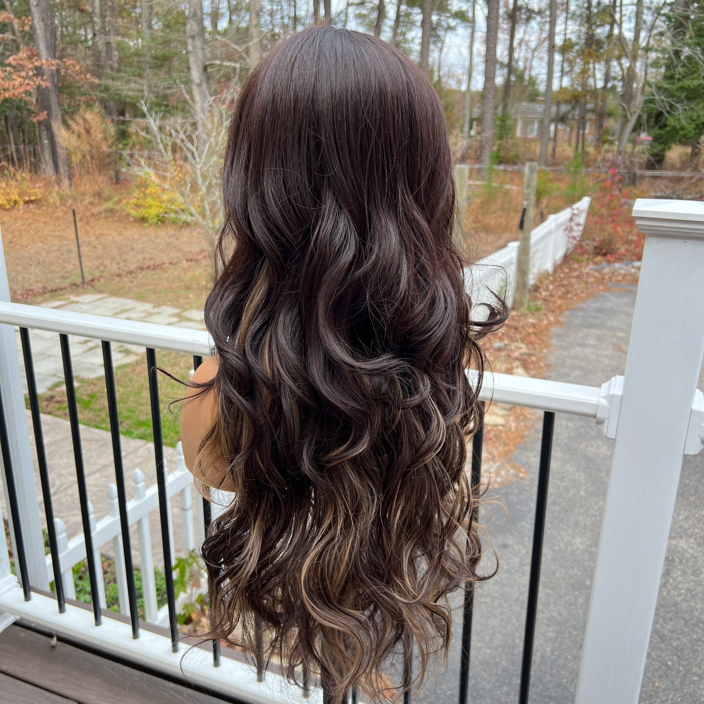 Rosa - Dark brown synthetic wig